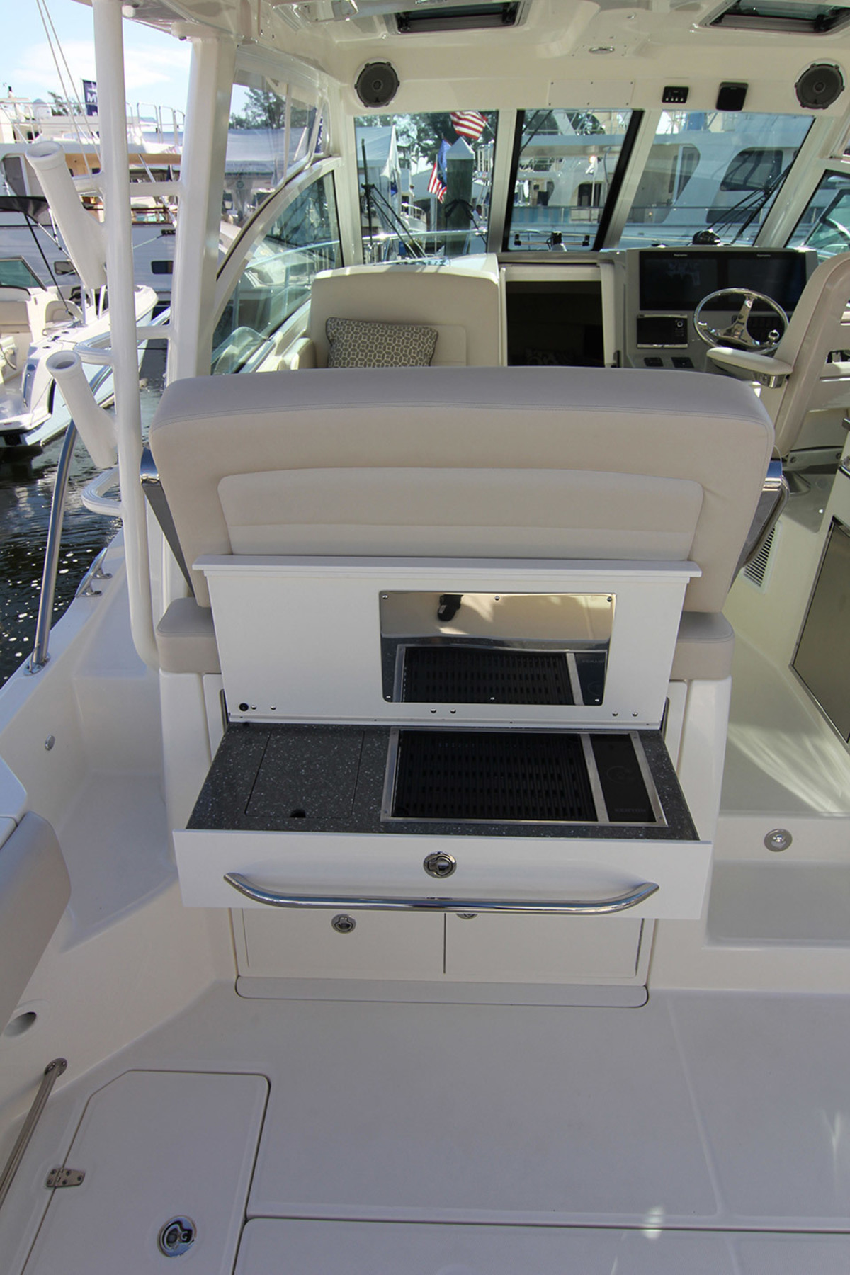 Boston Whaler 345 Conquest