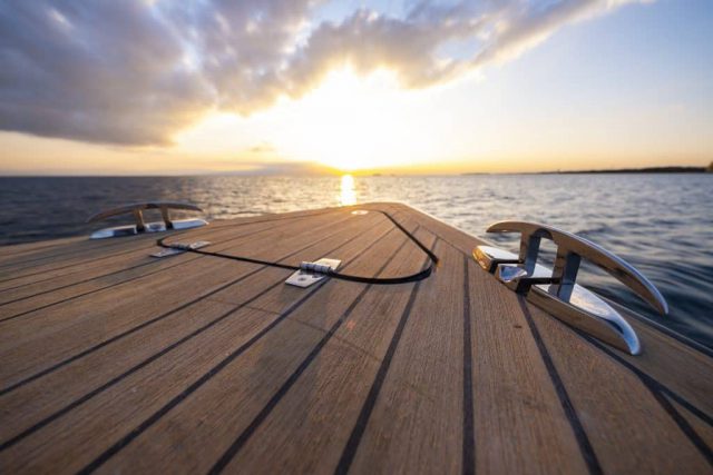 Outlaw 999 tender DE GROOTSTE SLOEPENSHOWROOM VAN NEDERLAND