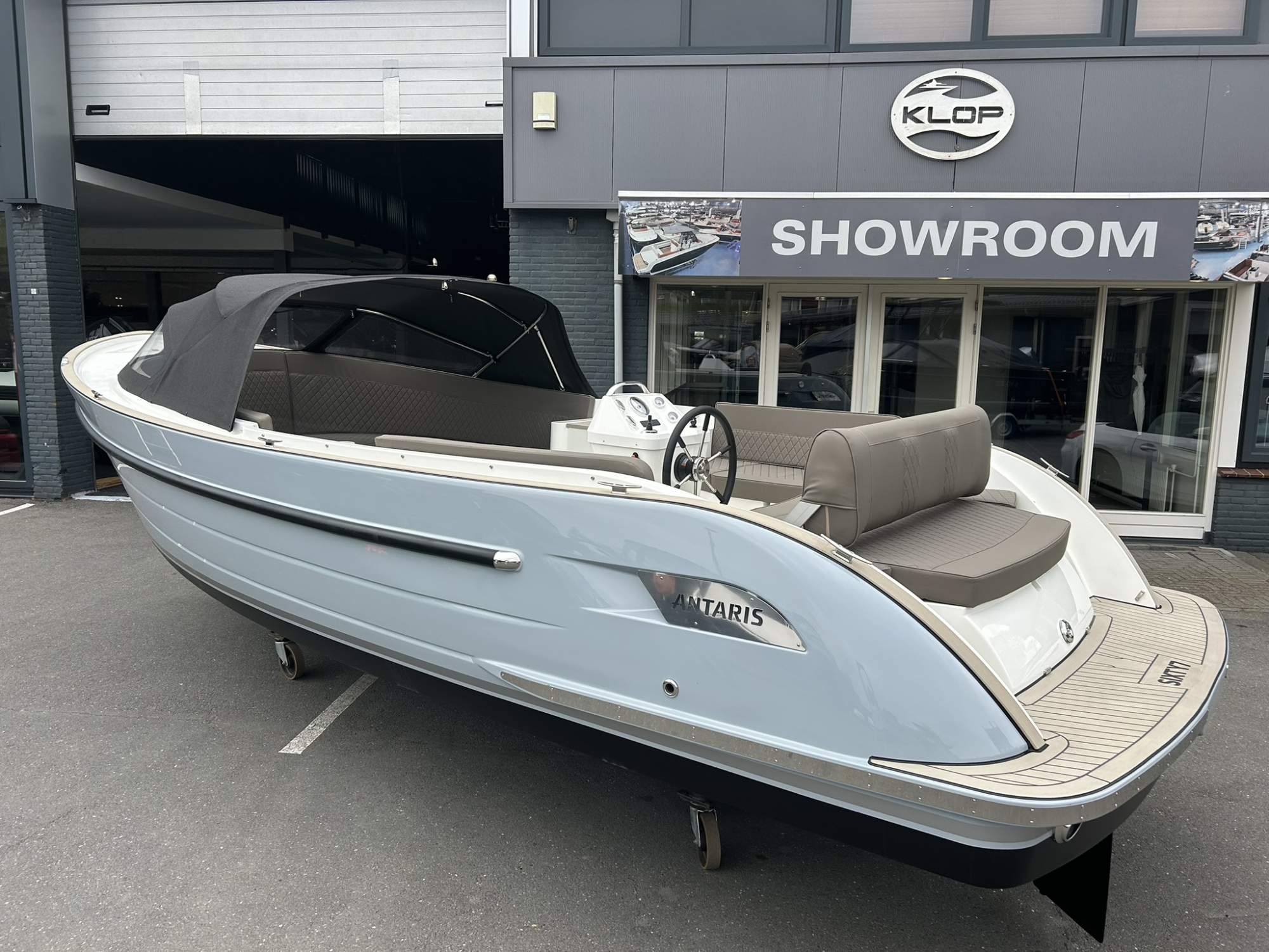 Antaris Sixty7 met Vetus 52 pk in RAL 7001 op voorraad!