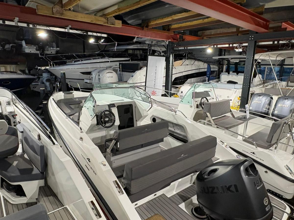 NorthMaster 645 open