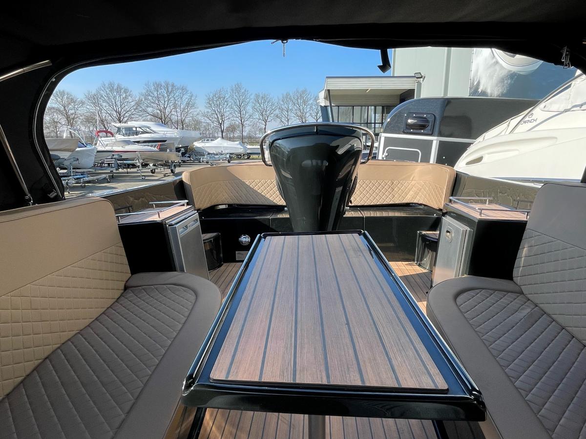 Primeur 710 Tender met Boegschroef