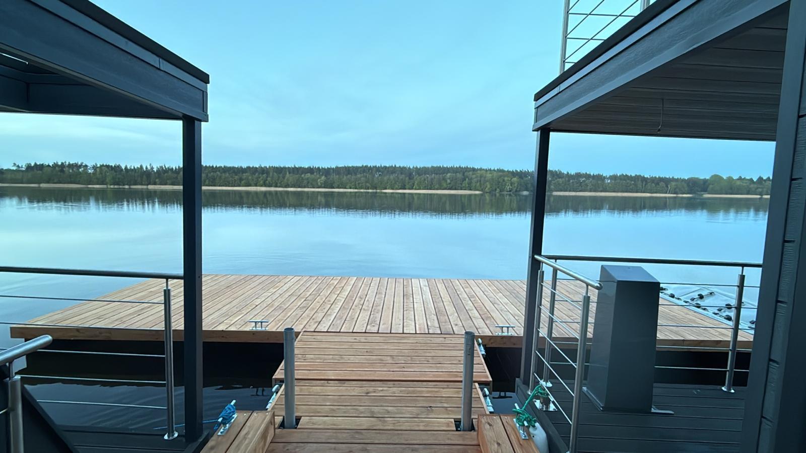Shogun Mobile Houseboat