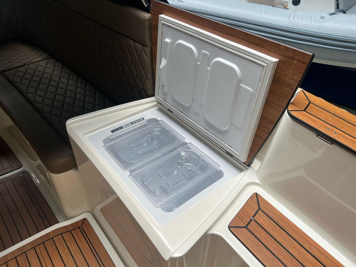 Oud Huijzer 740 Tender