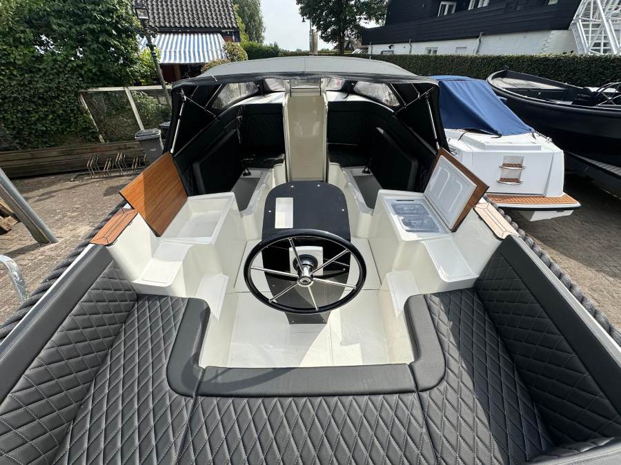 Oud huijzer 740 tender Loosdrecht