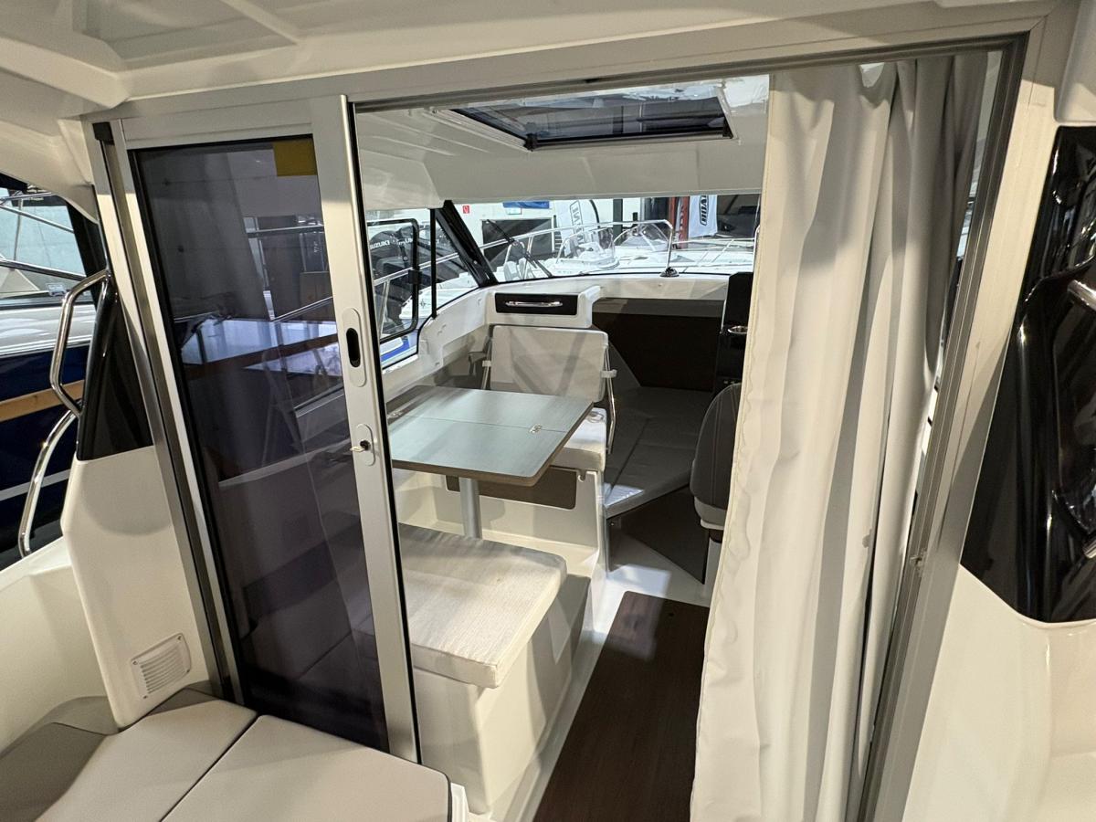 Jeanneau Merry Fisher 695 Serie 2. Deze prachtige boot is aanwezig op de Suzuki stand van hiswa te water 2026.