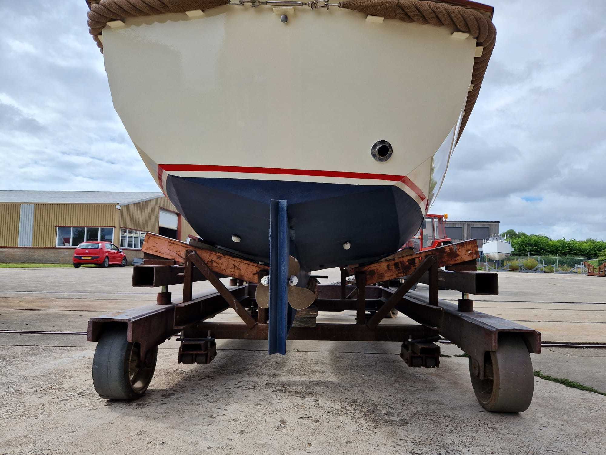 Overnaadse Sloep 750