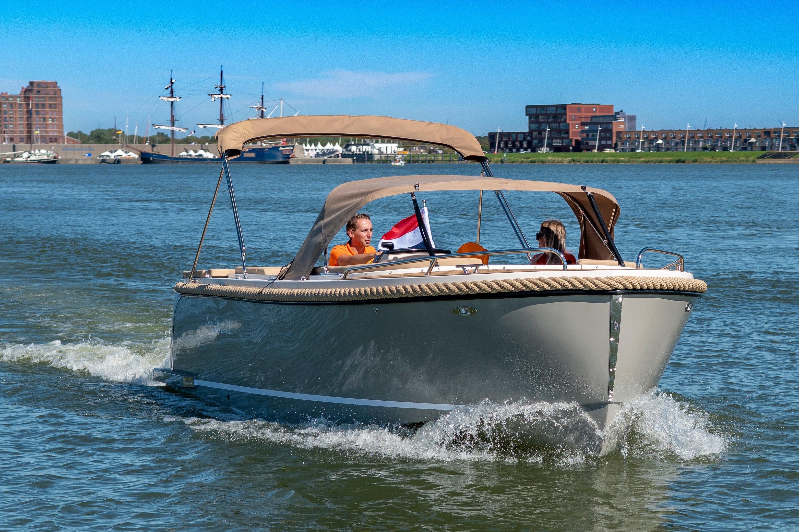 Lago Amore 733 Tender