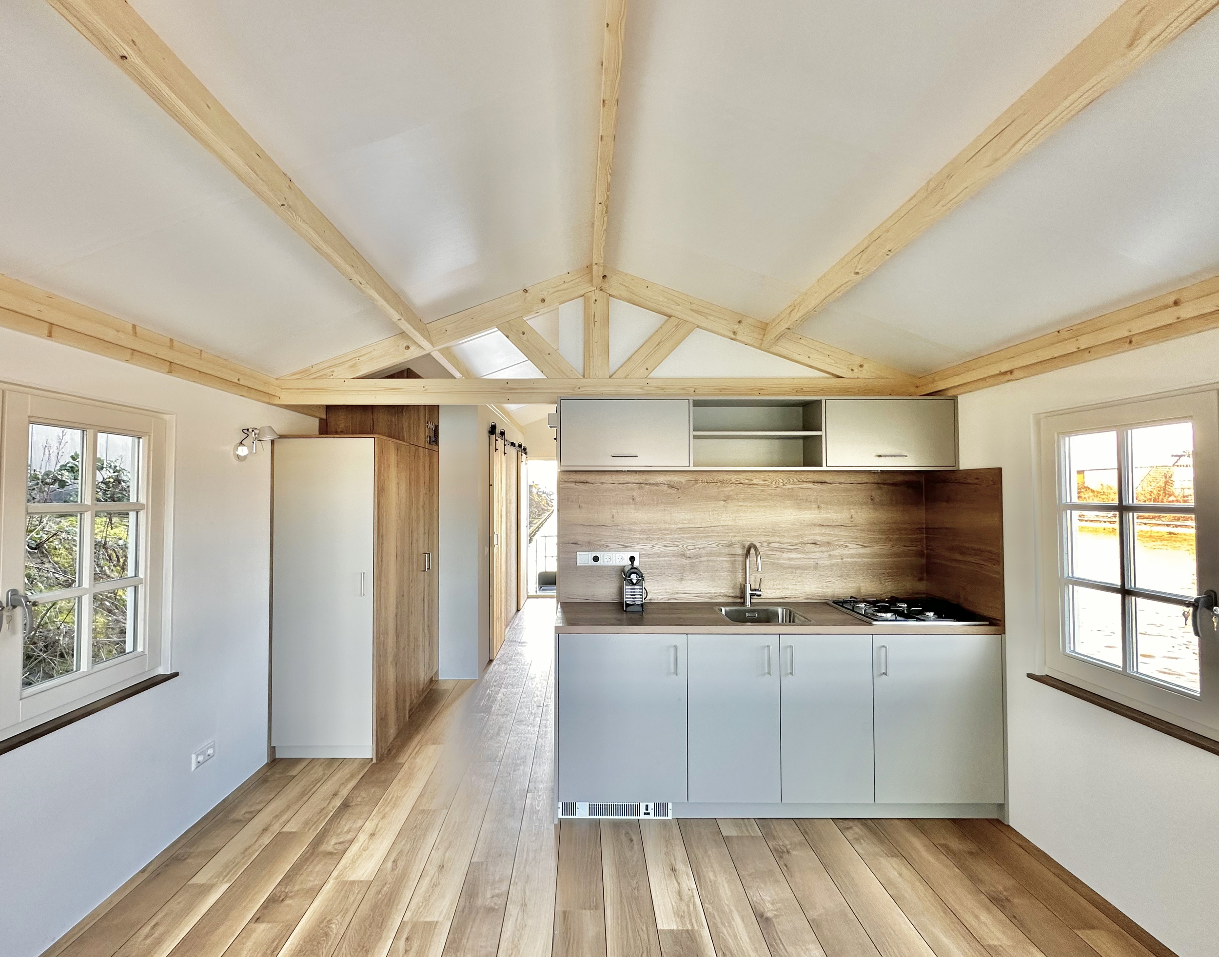 HOMESHIP VaarChalet In Amsterdam 1250D Luxe Houseboat