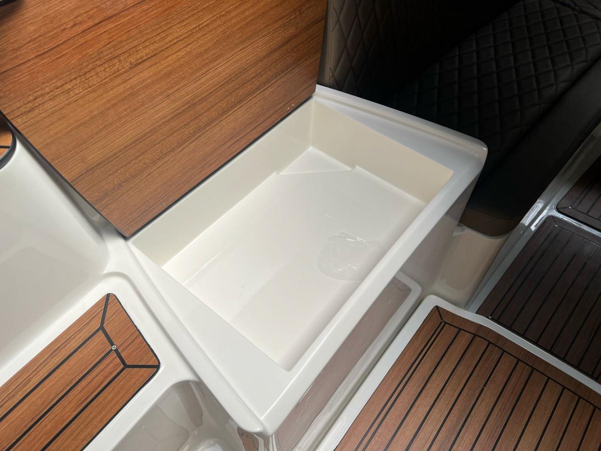 Oud Huijzer 740 Tender