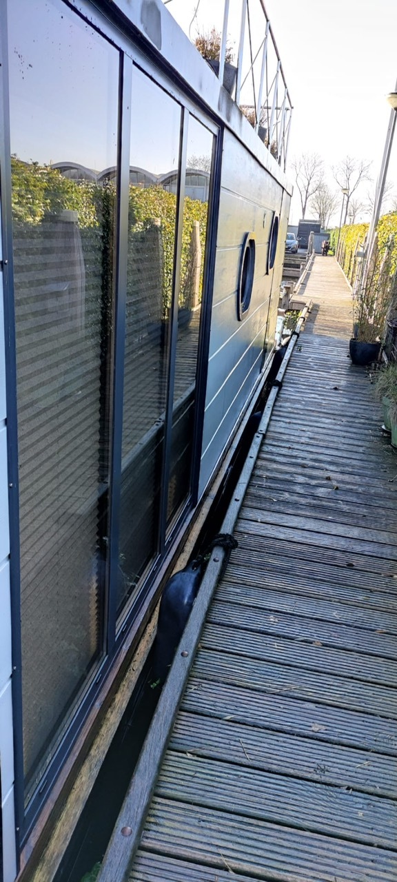 Campi 400 Per Direct Irnsum Ligplaats (Houseboat)