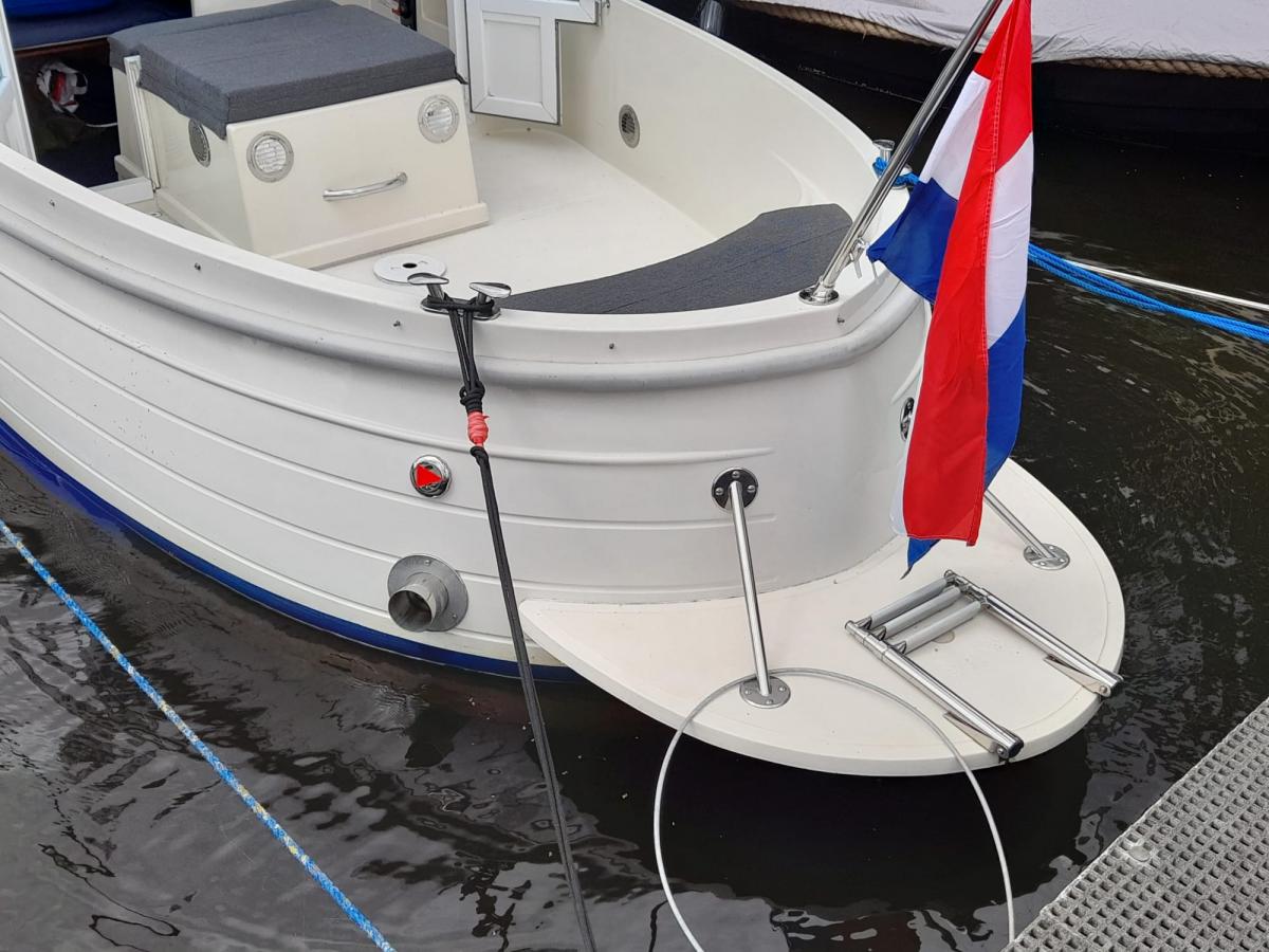 Blue Star Retro Cabin 22 Fisherboat