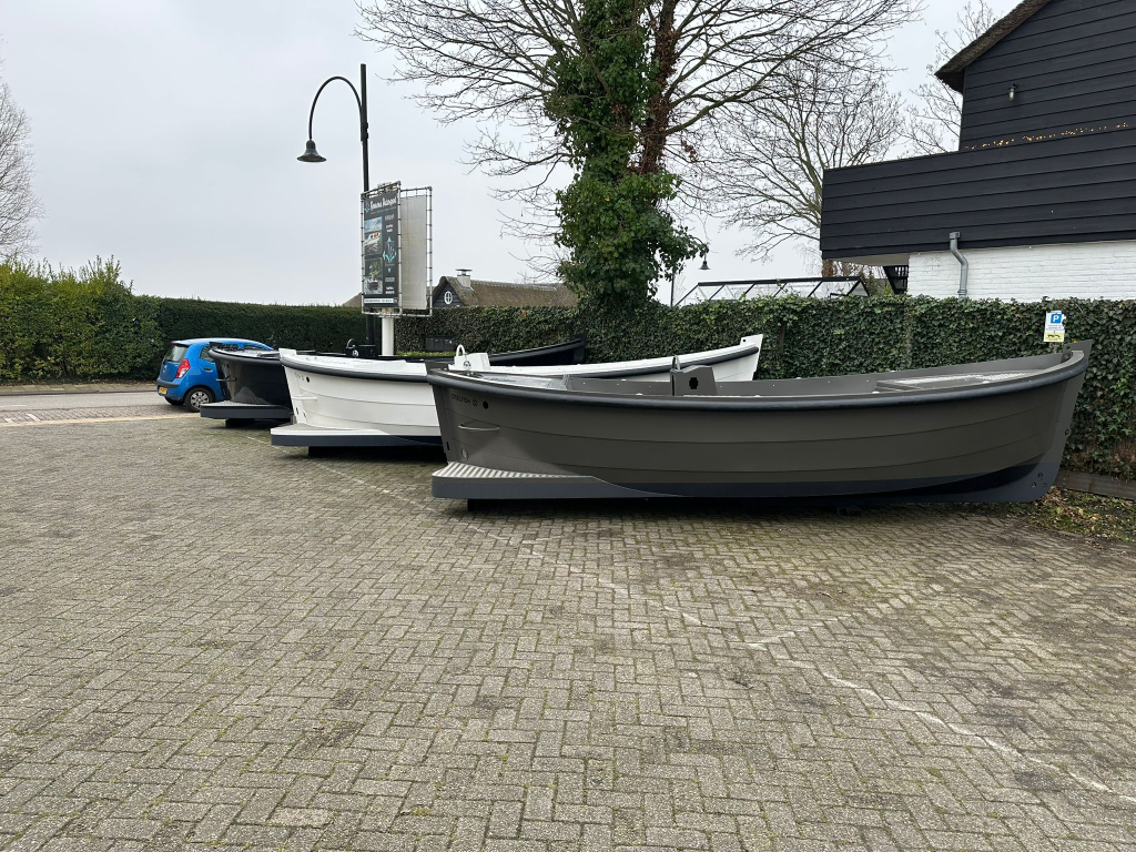 Steelfish 670 vaarklaar 60pk Honda