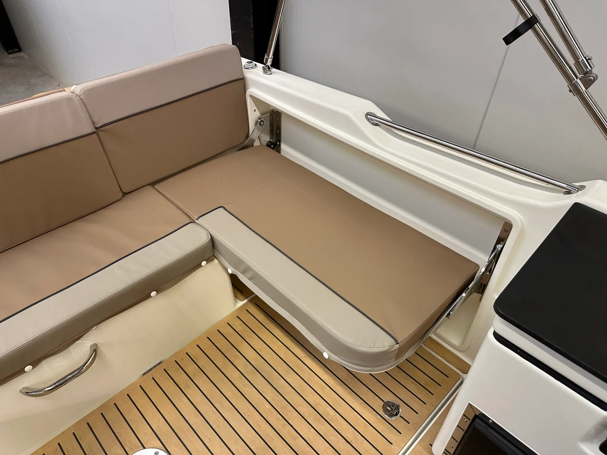 Quicksilver 755 Sundeck