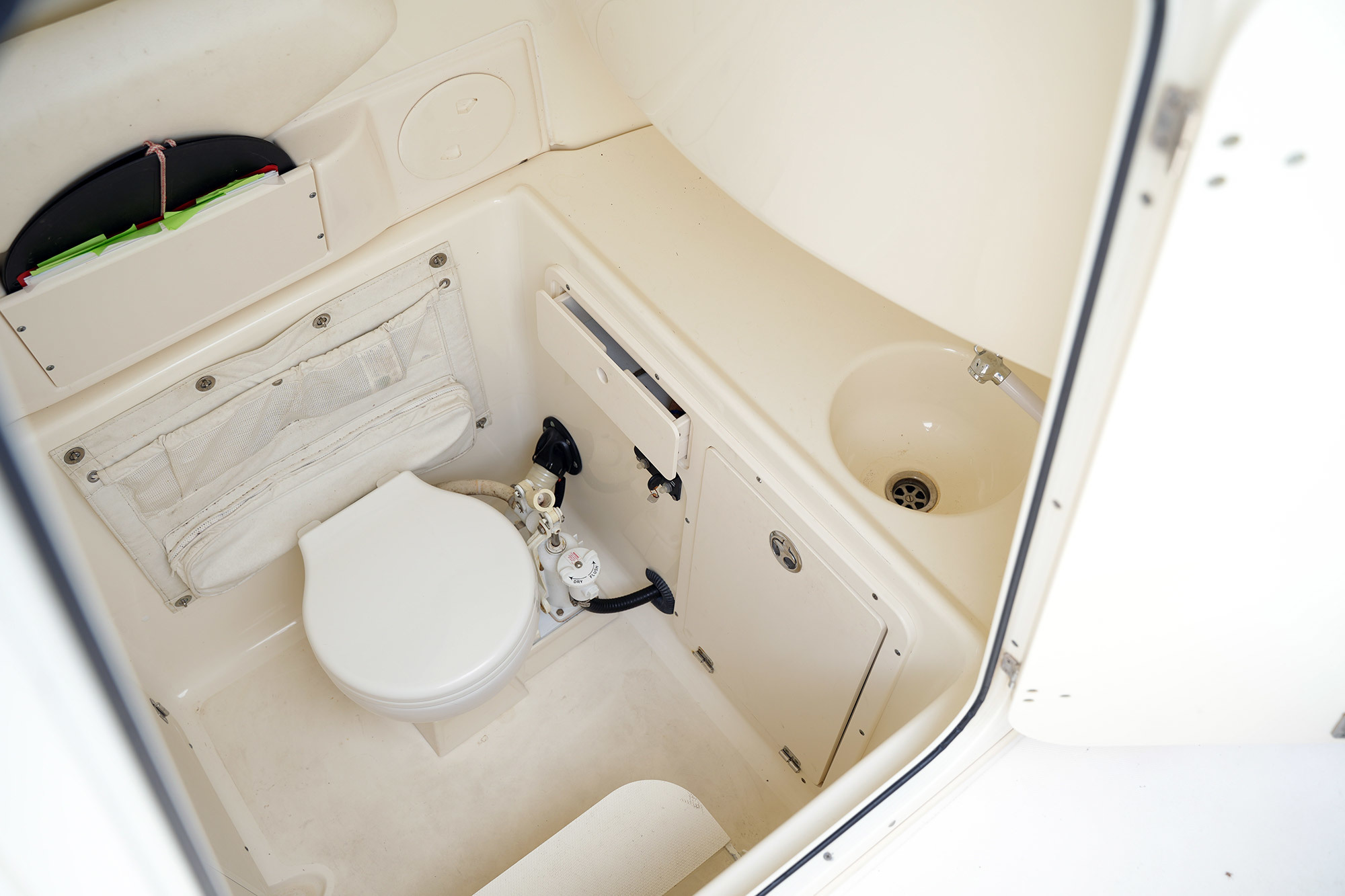 Boston Whaler 270 Outrage