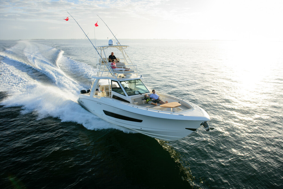 Boston Whaler 420 Outrage