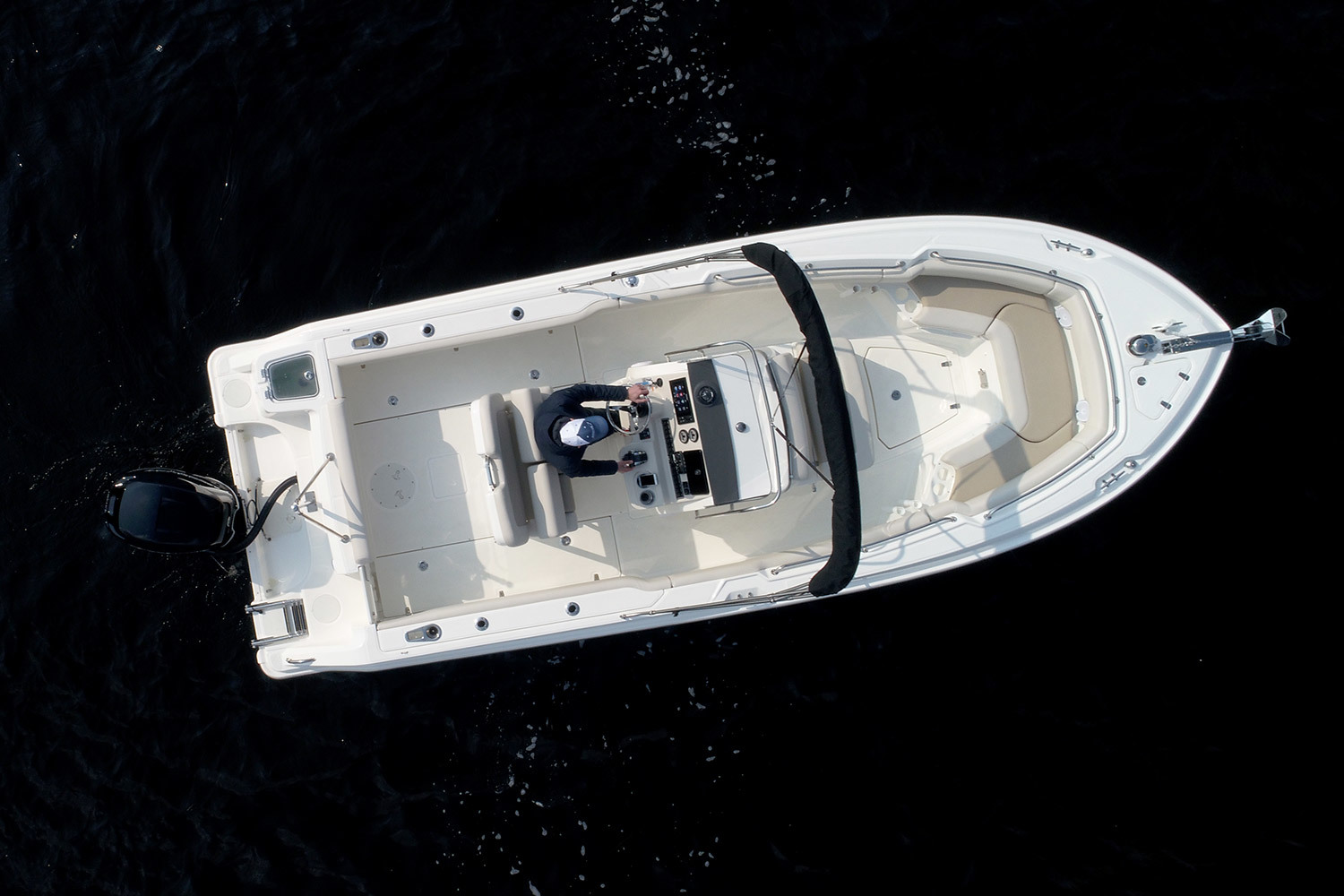 Boston Whaler 230 Outrage