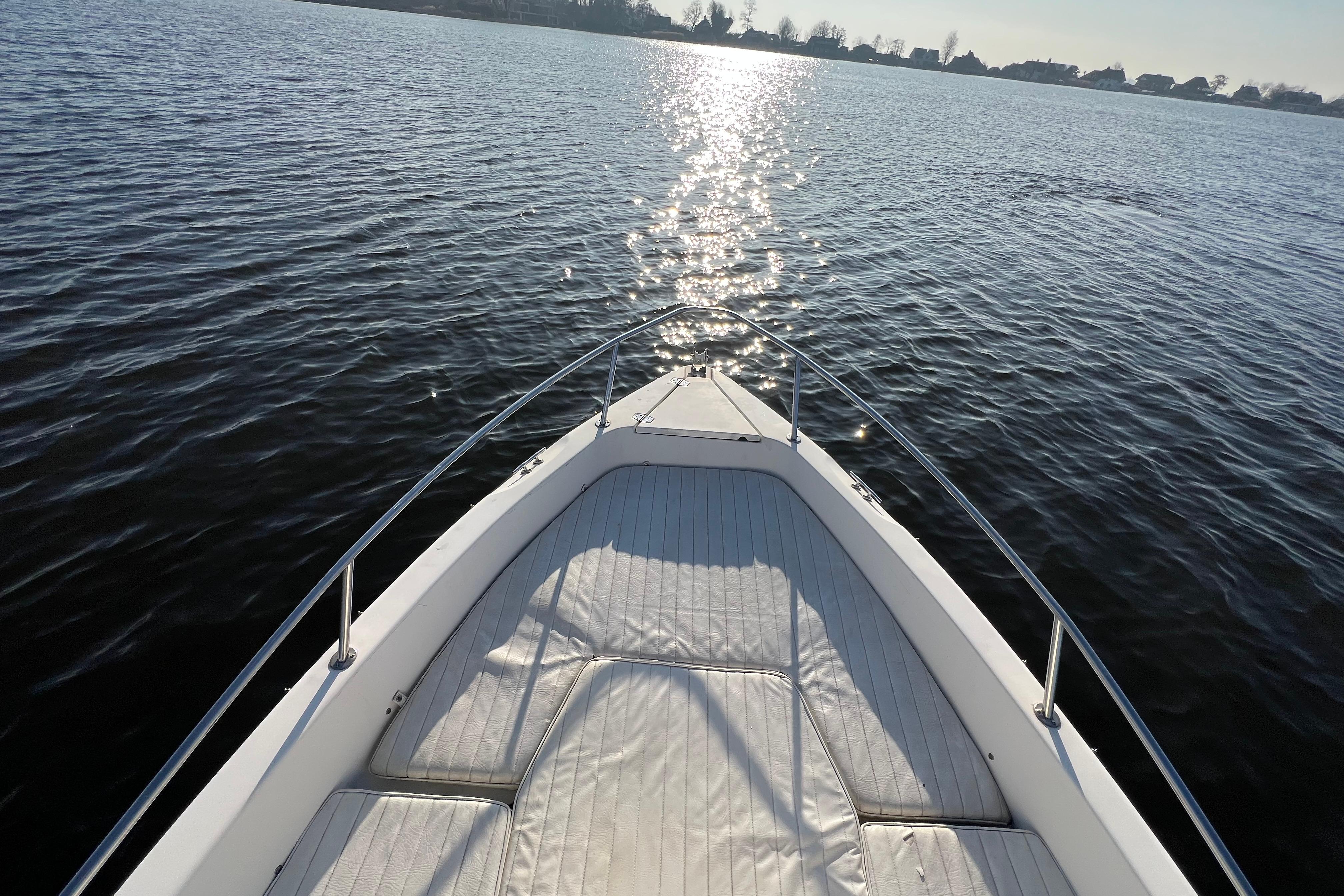 Elan 17 CC Center Consoleboot