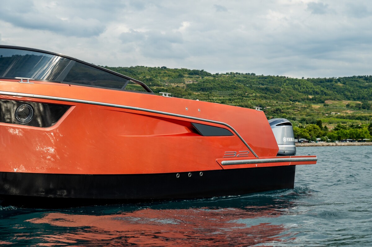 Alfastreet Marine 32 Cabin Sport - Outboard Series