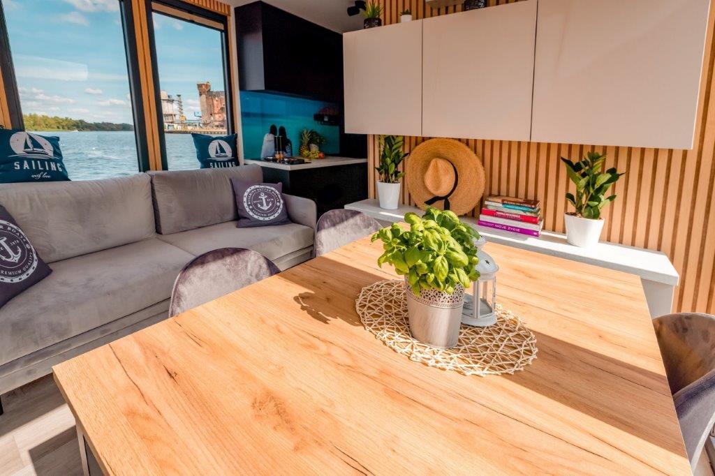 Shogun Mobile Houseboat