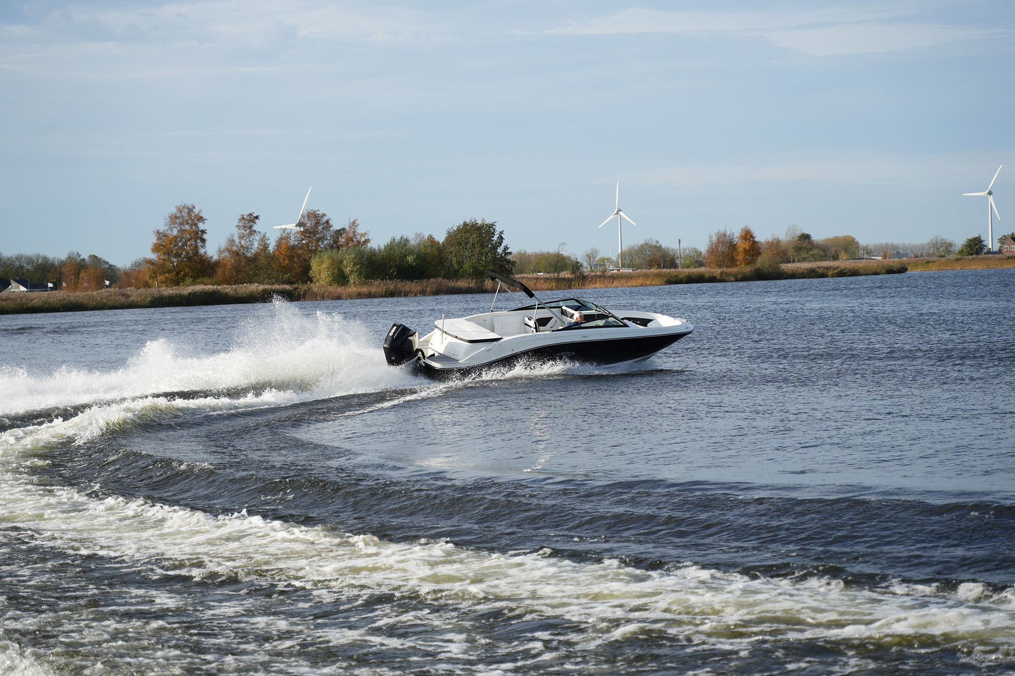 Sea Ray SPX 230 Outboard