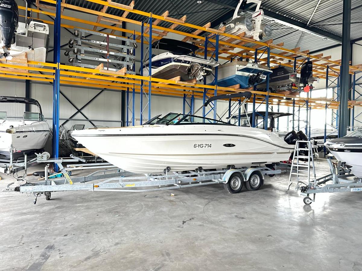 Sea Ray 230 SPX Bowrider hoofdfoto: 1
