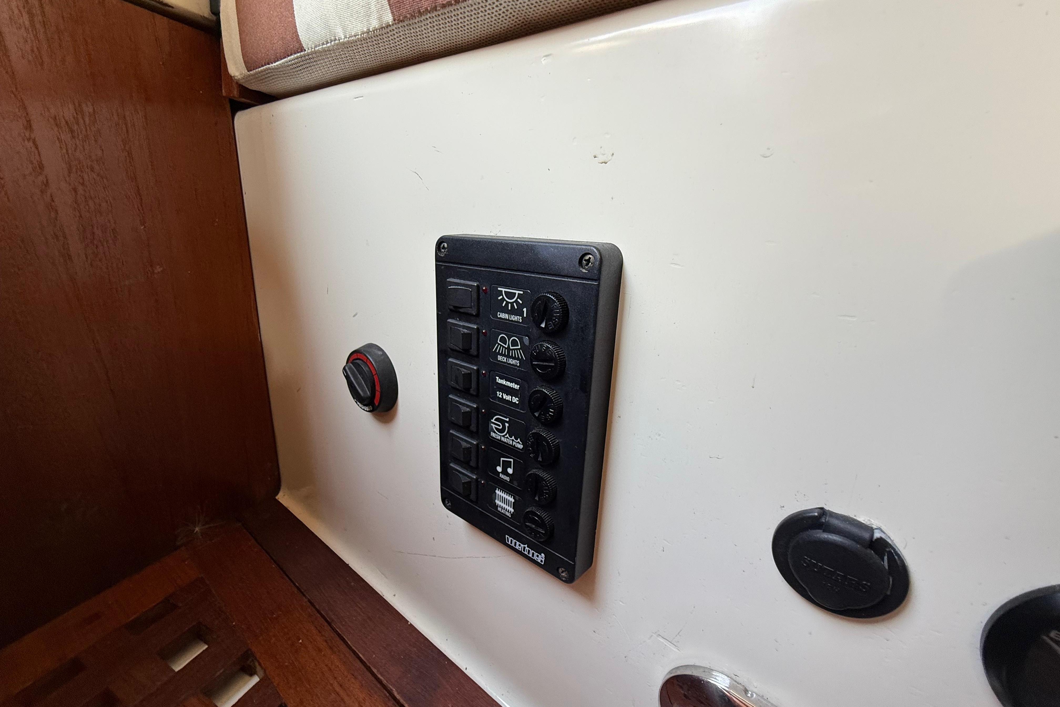 Jan Van Gent 10.35 Cabin