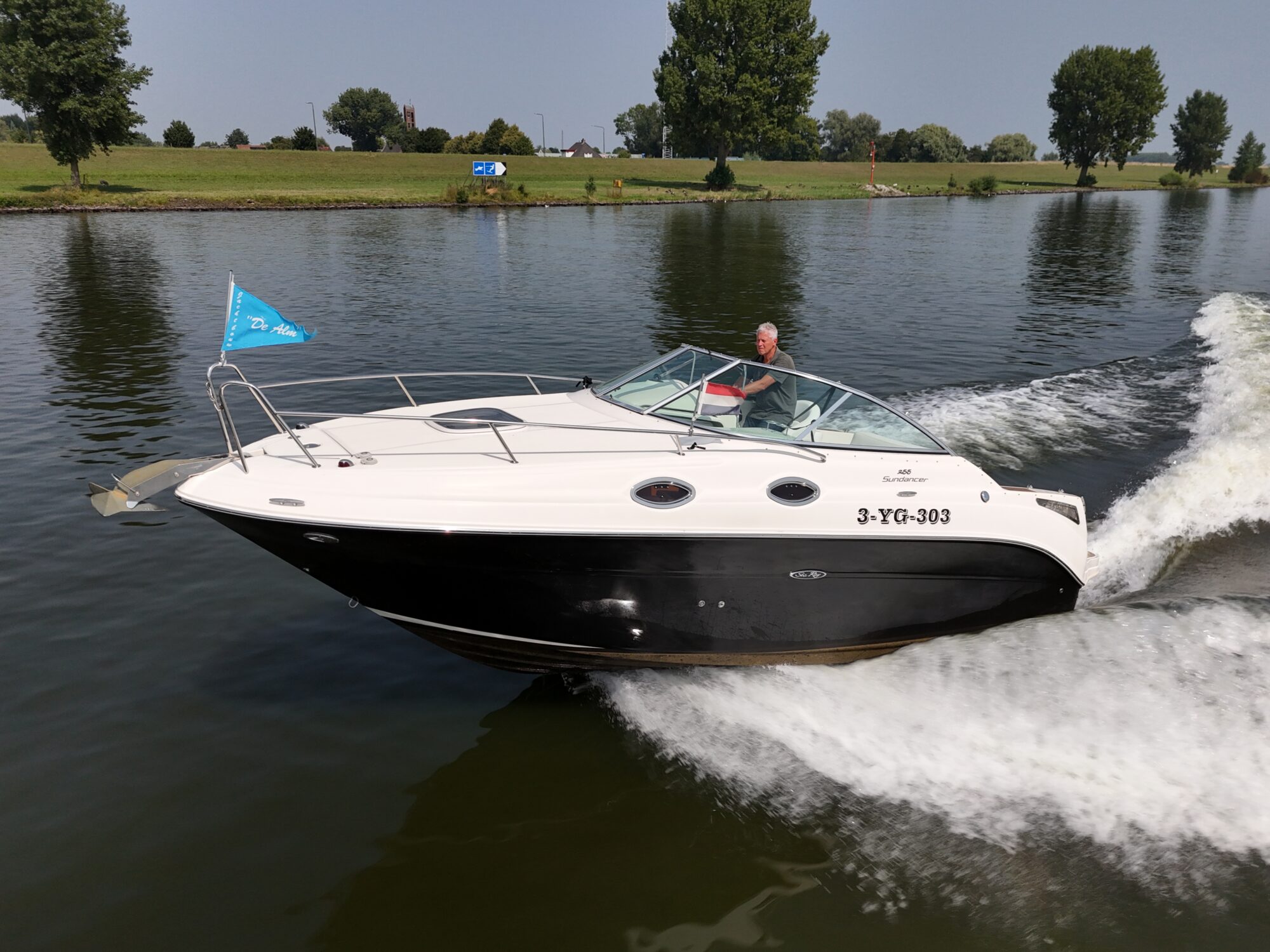 Sea Ray 255 Sundancer