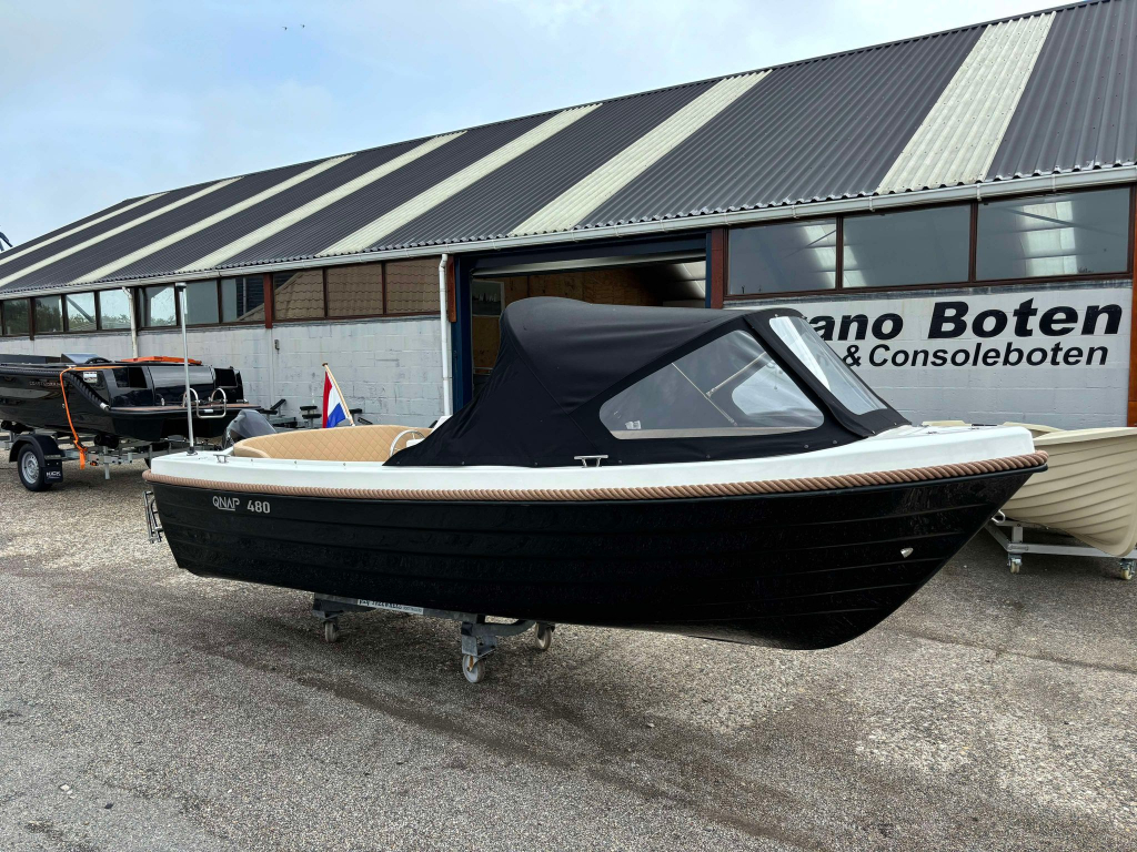 Qnap 480 + 9.8 PK Tohatsu Four Stroke *