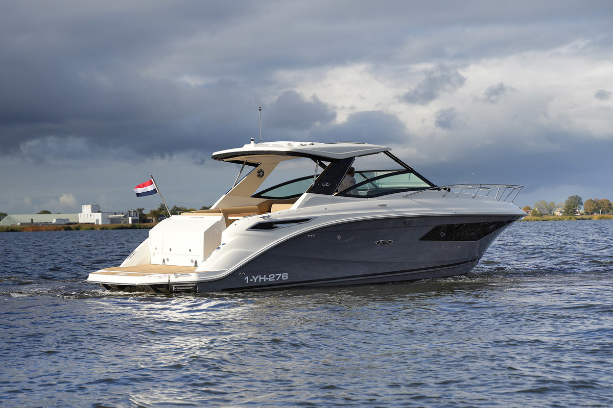 Sea Ray Sundancer 320