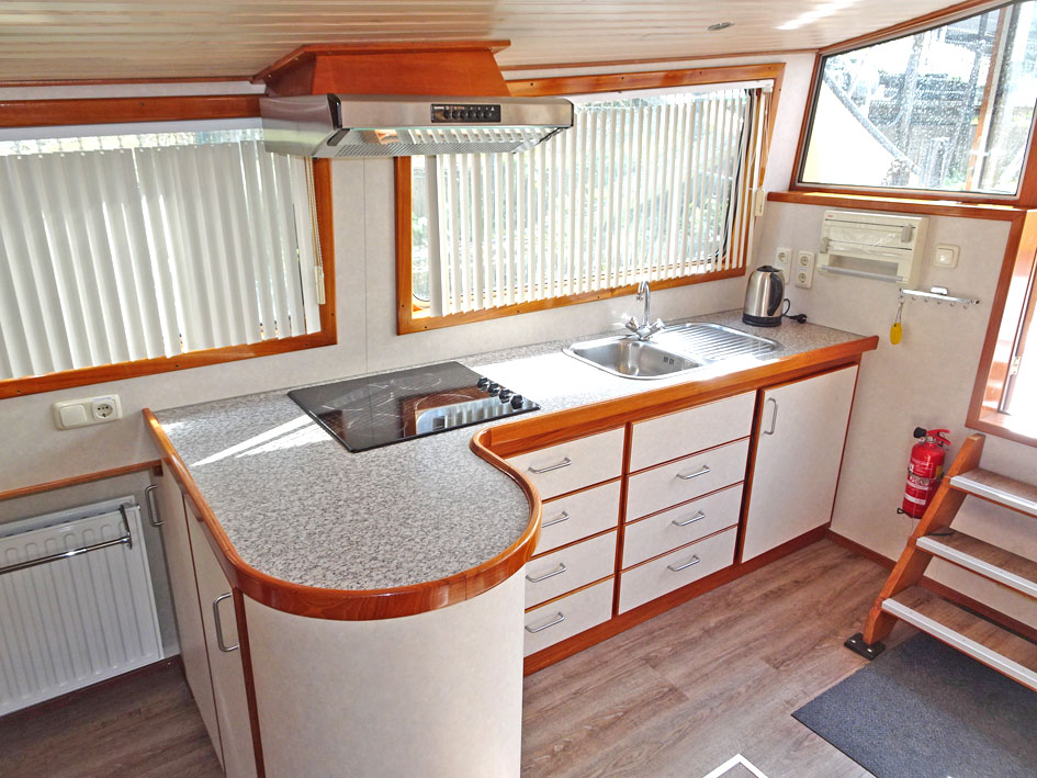 Motortjalk 21.40, met UBC