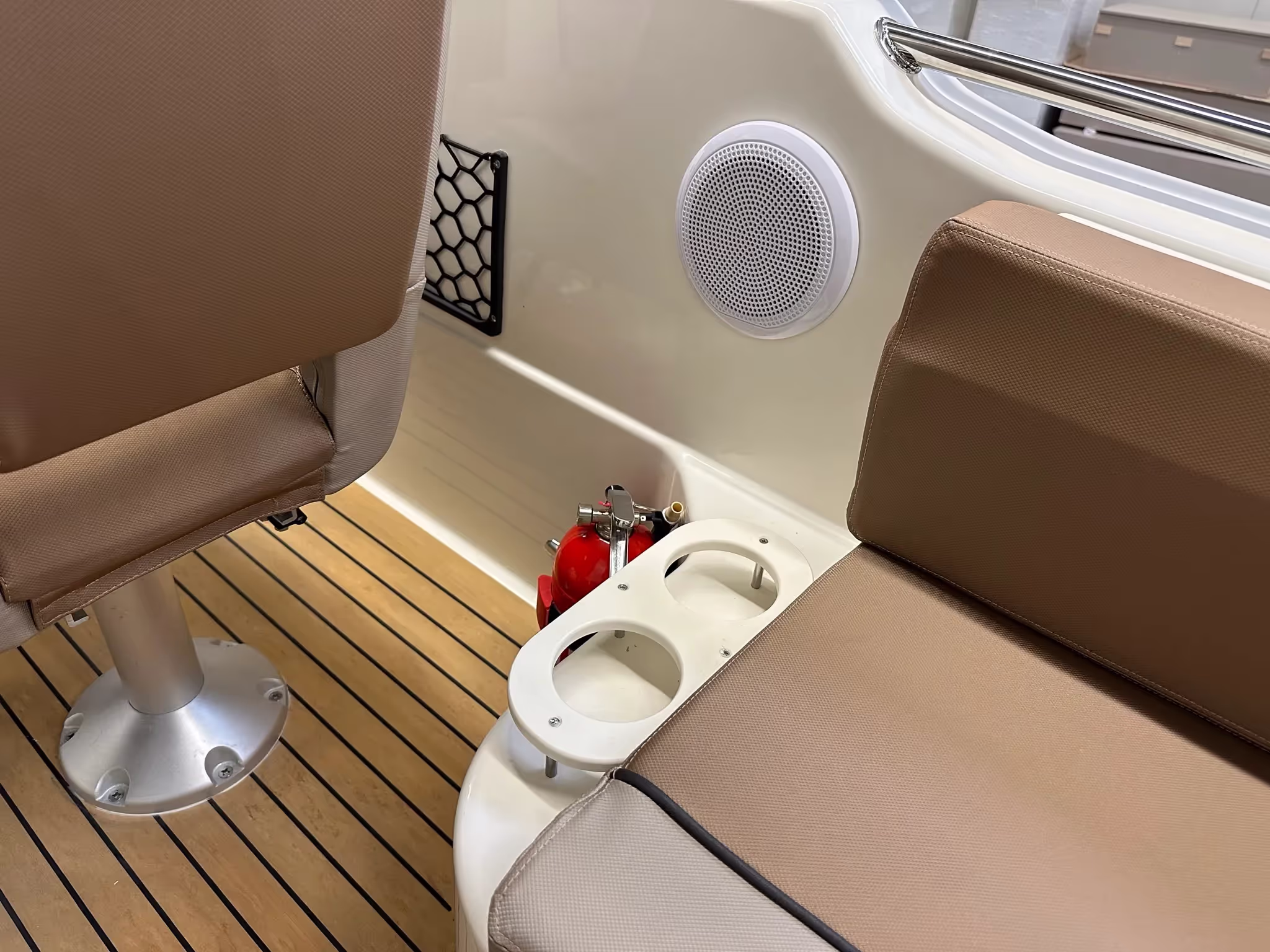 Quicksilver 755 Sundeck