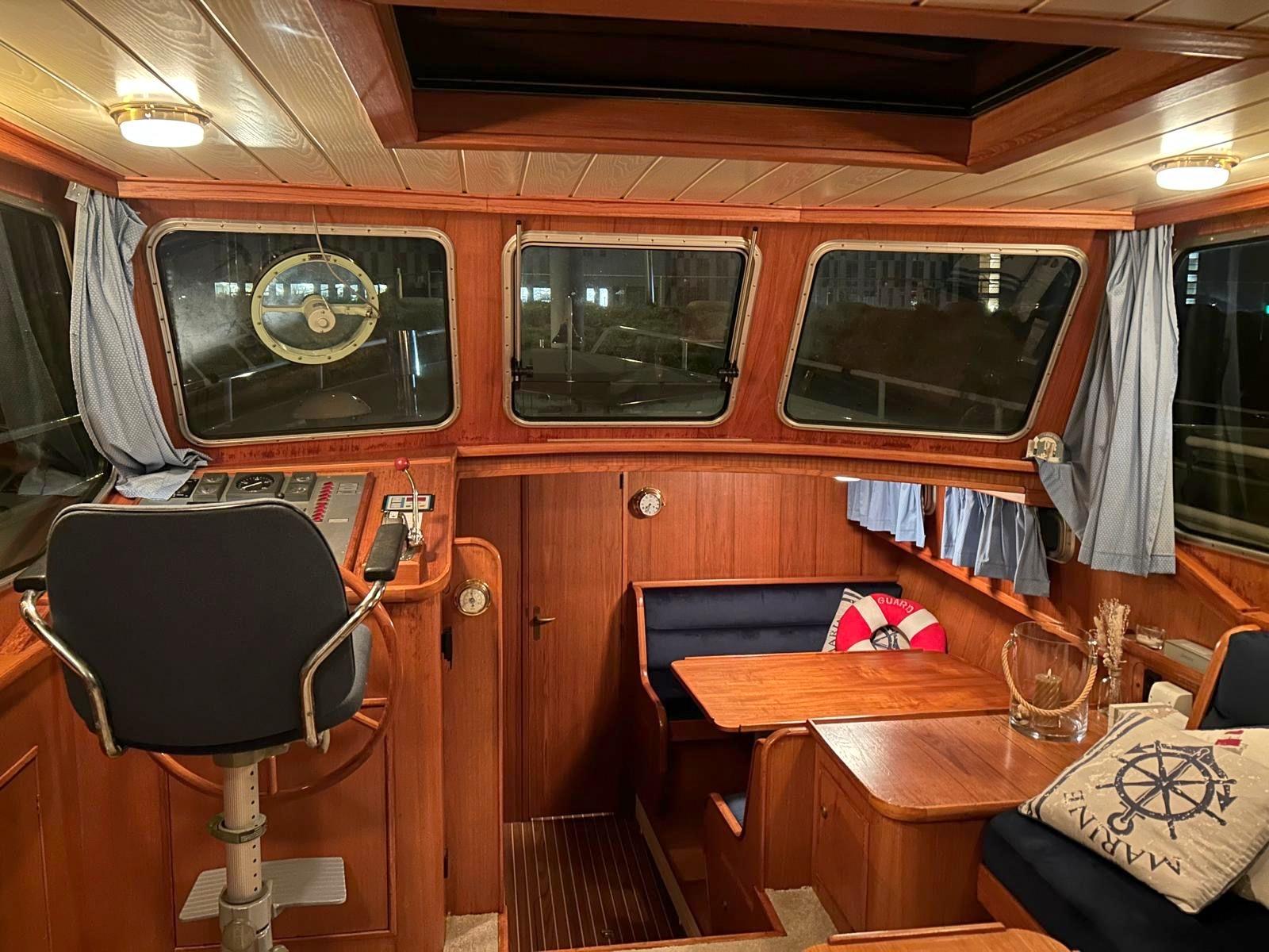 Monty Bank Monty Bank Kotter 41 AK Cabrio