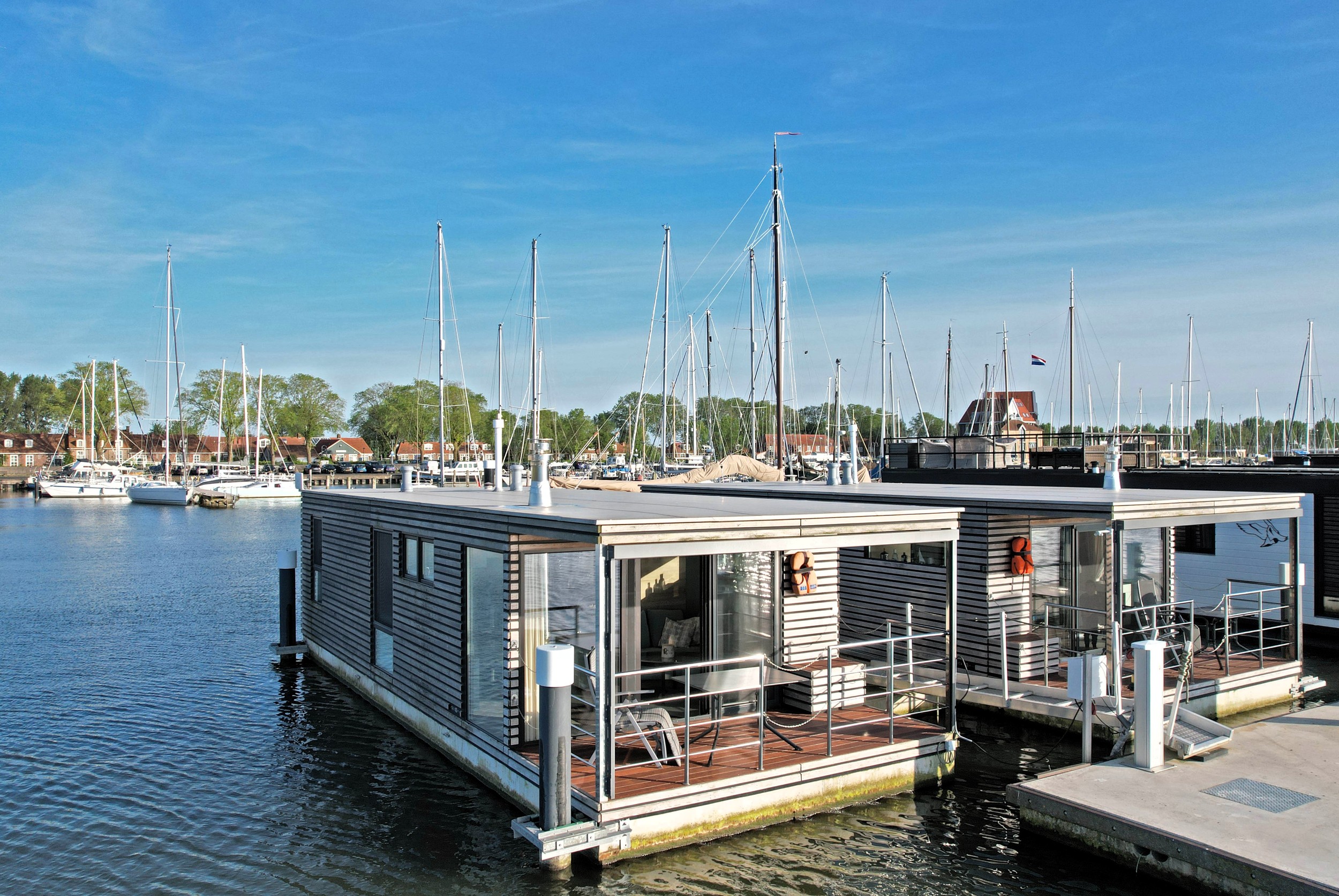 HT4 Houseboat Lelystad Ligplaats