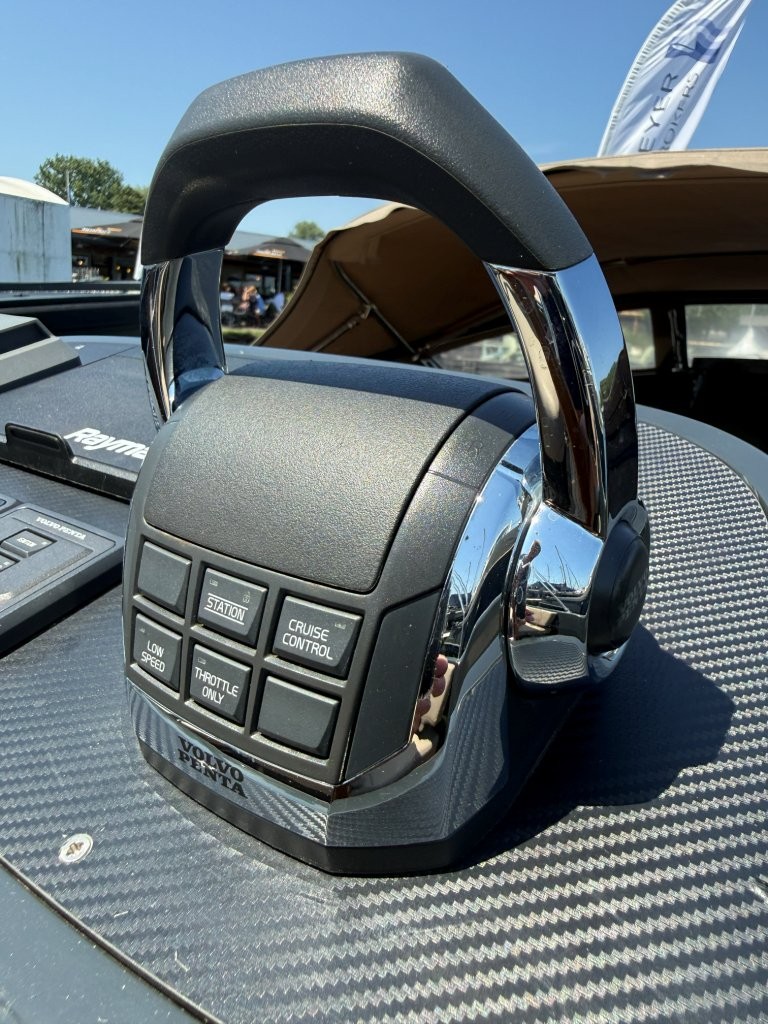 AdmiralsTender C28