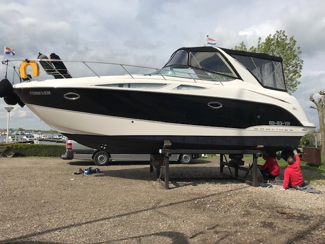 Bayliner 320 met 2x 260 pk Mercruiser van bouwjaar 2008!