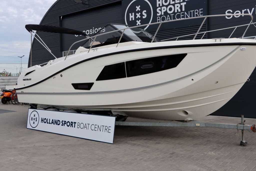 Quicksilver  Activ 875 Sundeck