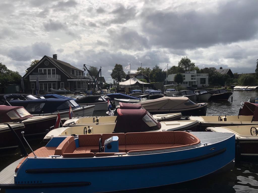 Van Vossen 595 e tender DEMO 