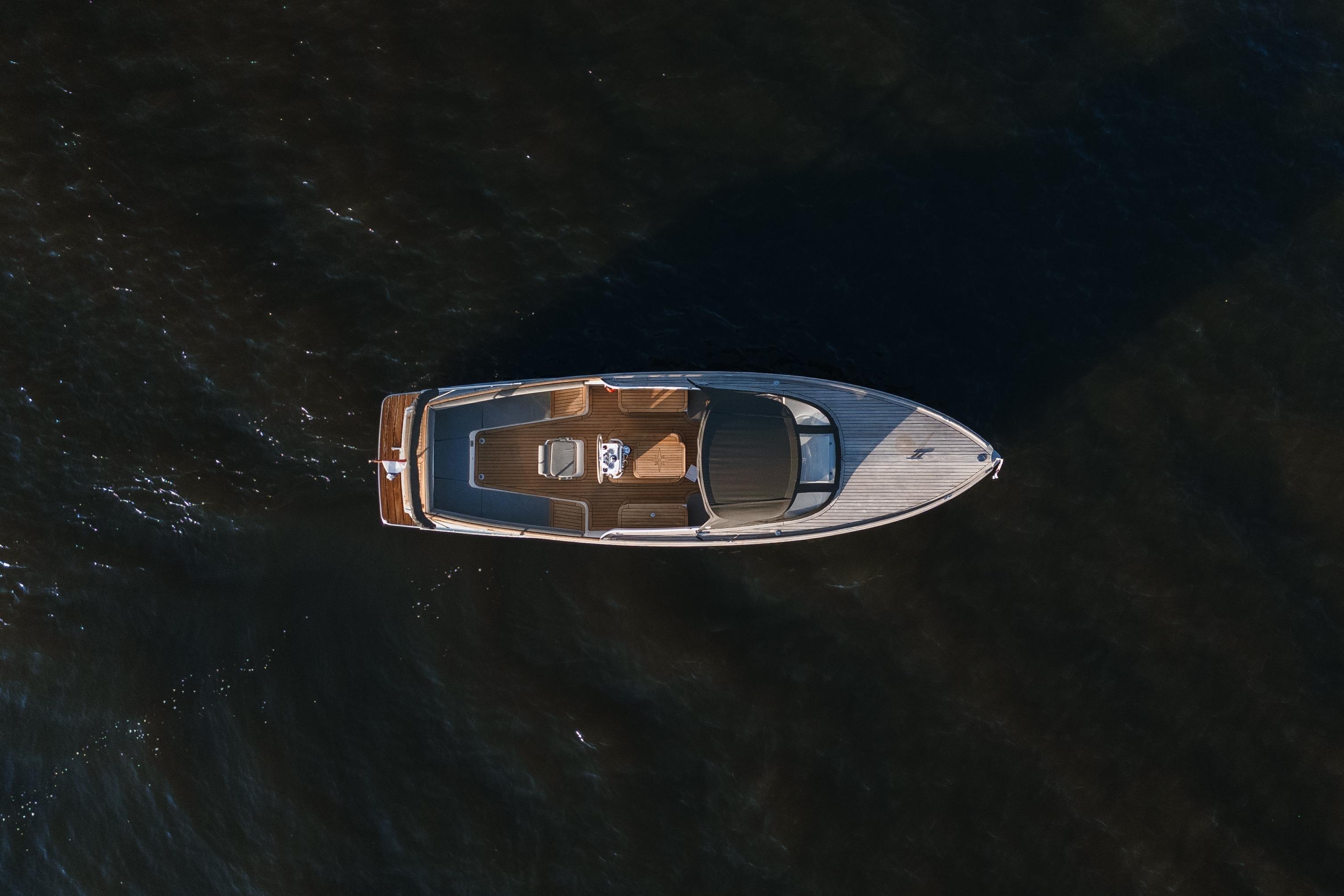 Tender AdmiralsTender C28