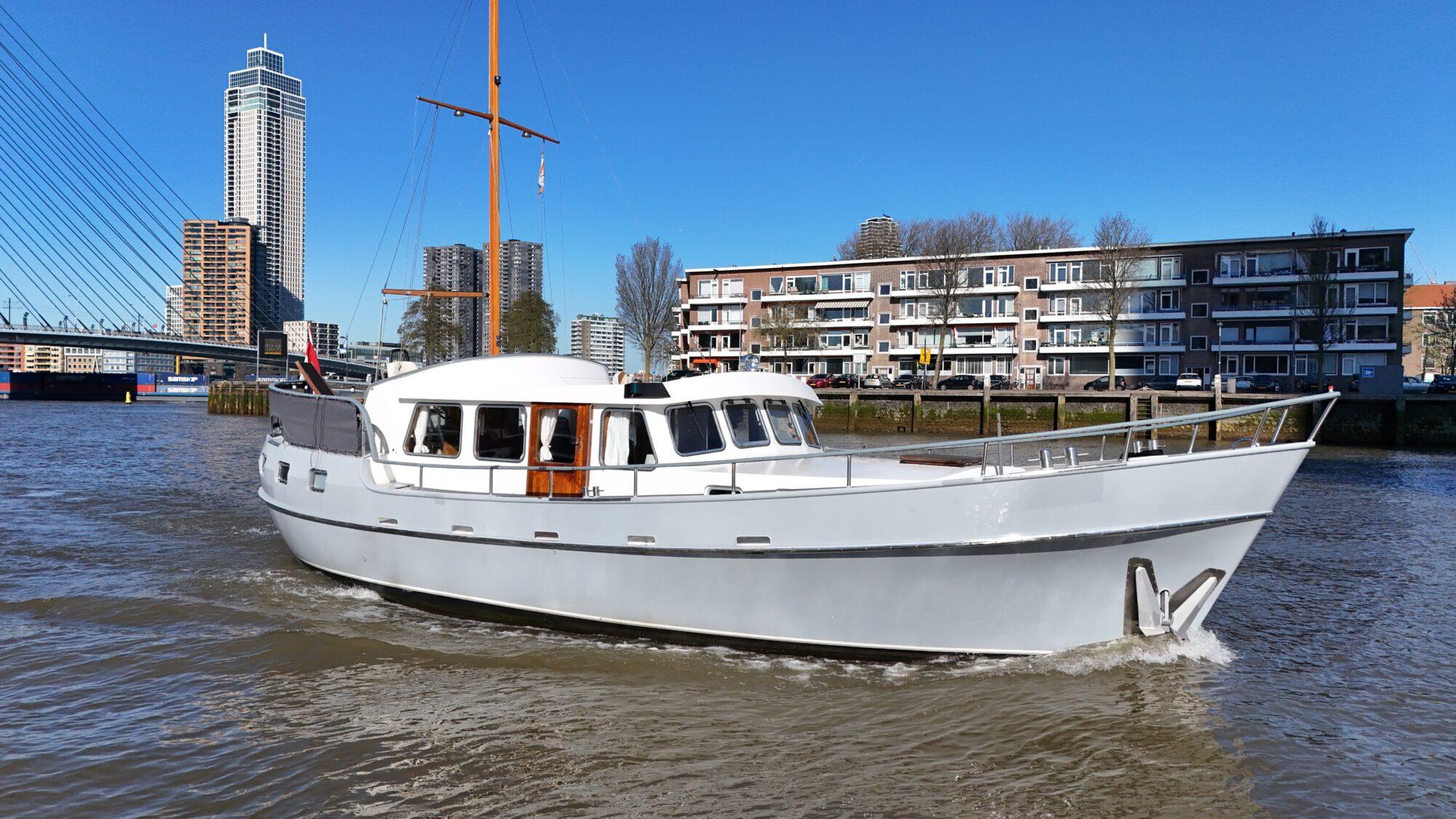 Pieter Beeldsnijder Pieter Beeldsnijder Rondspantkotter 12.85 AK