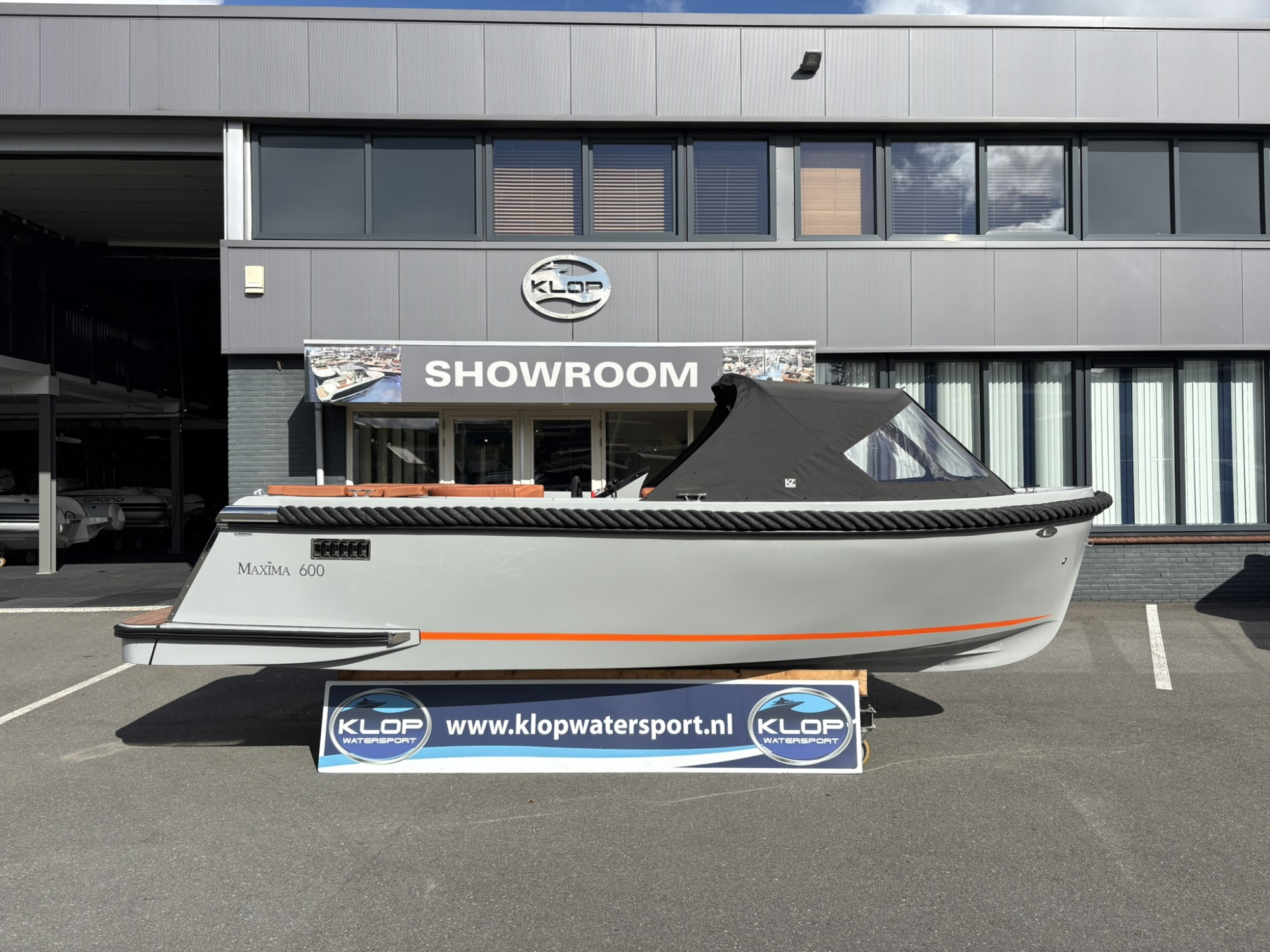 Maxima Boats 600 in verkeersgrijs (RAL 7042) op voorraad! hoofdfoto: 1