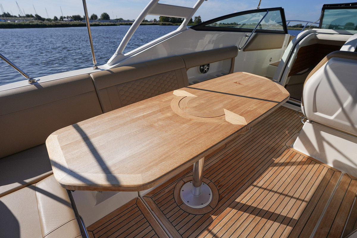 Sea Ray Sundancer 290