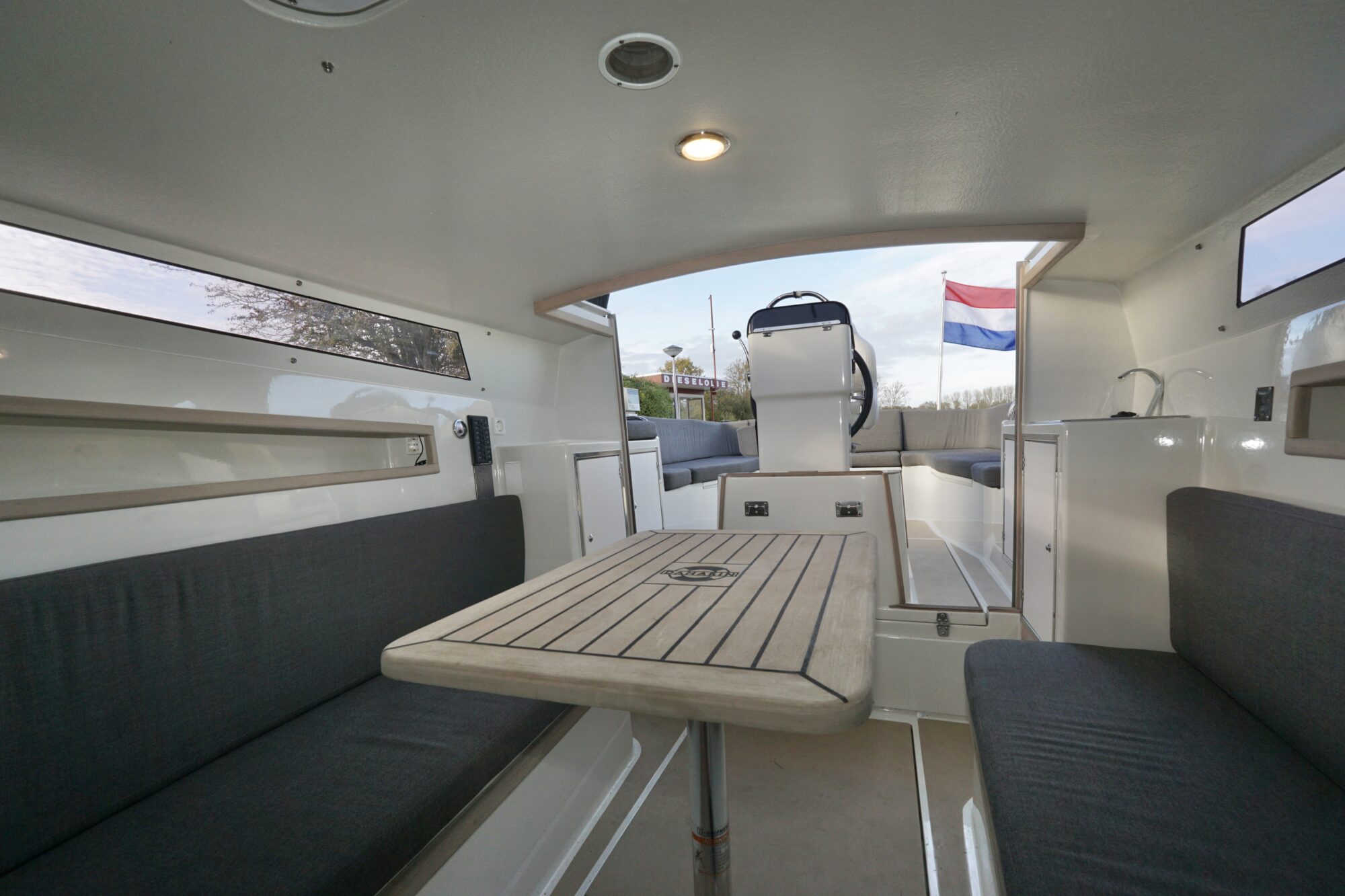 Damarin 732 Cabin