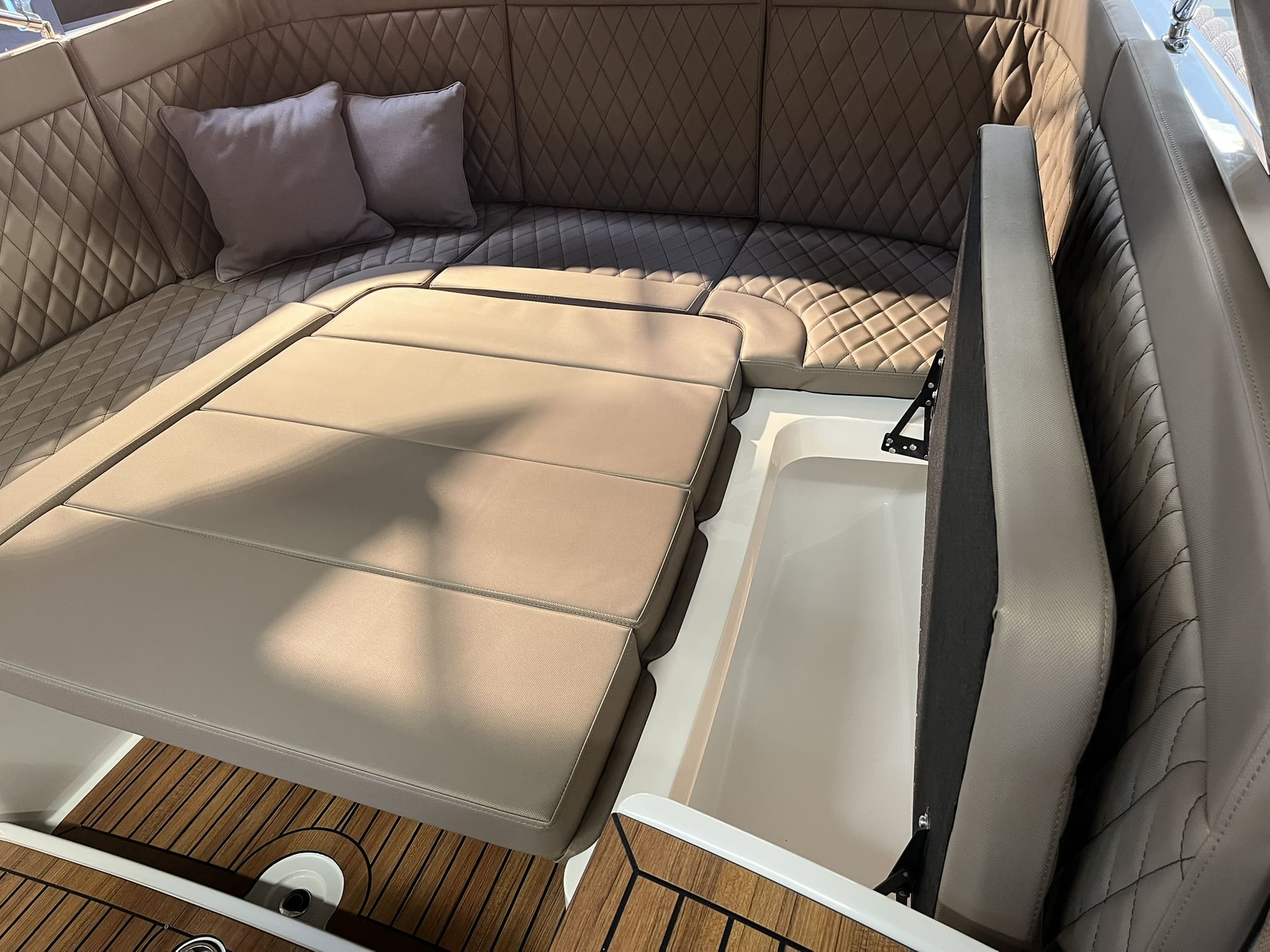 Oud-huijzer 740 Tender