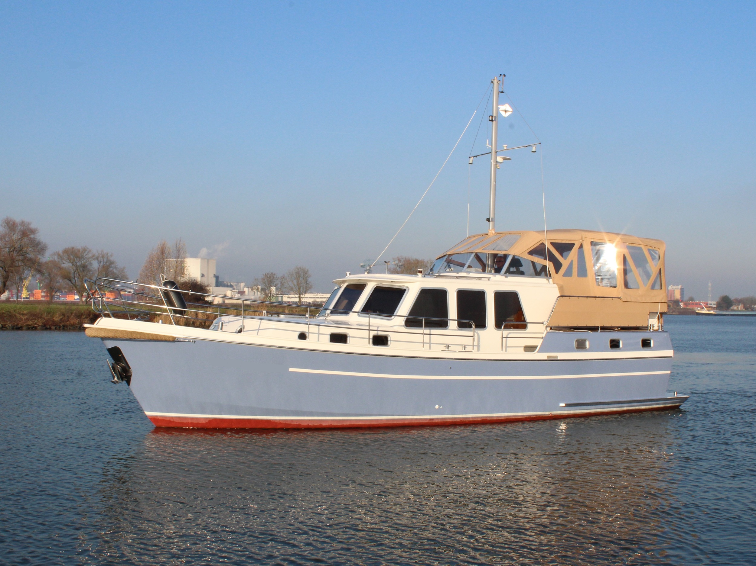 Aquanaut Drifter Trawler 1250 AK