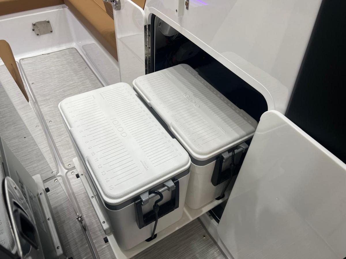 Four Winns H9 Bowrider