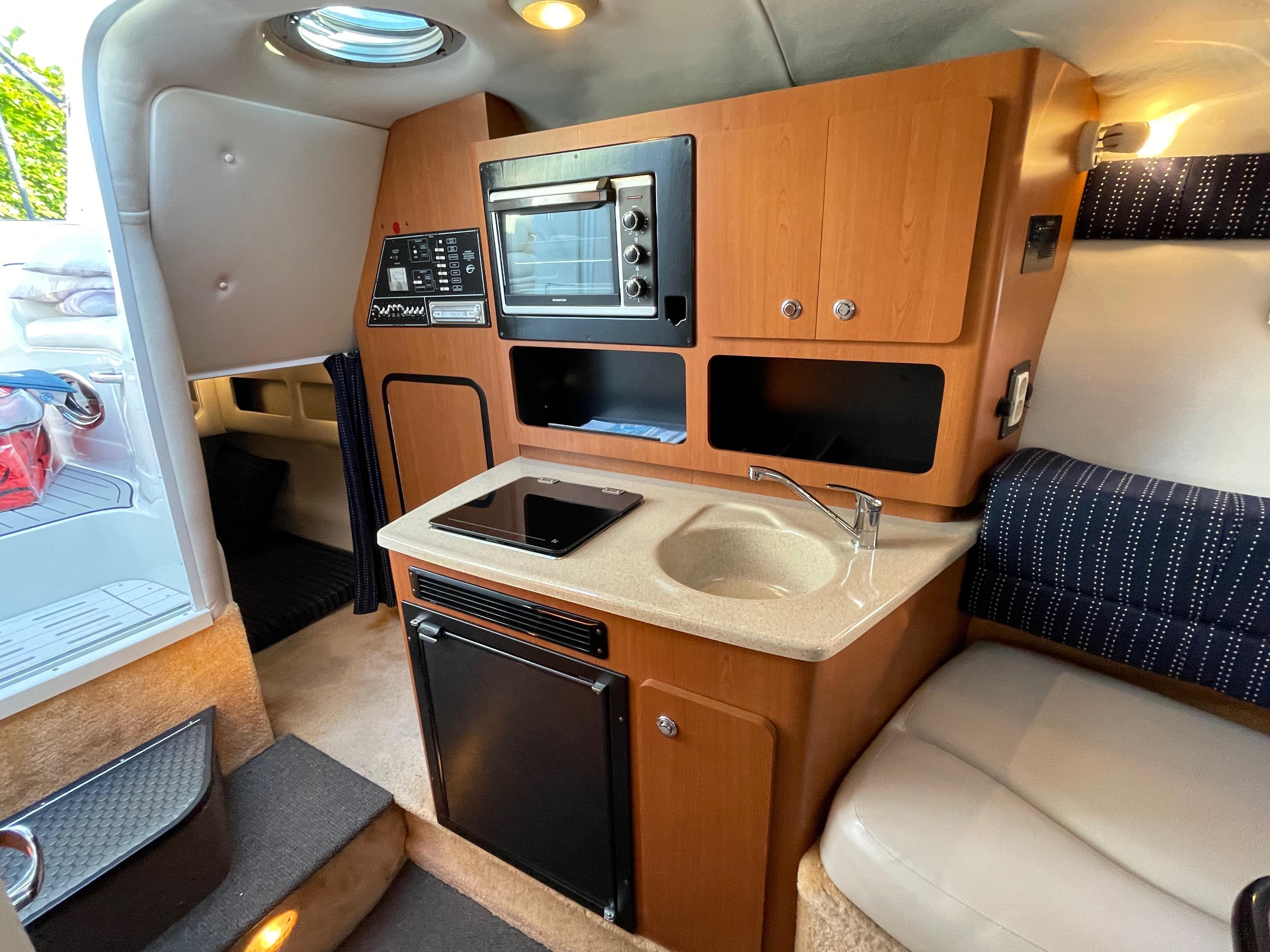 Crownline 270 CR