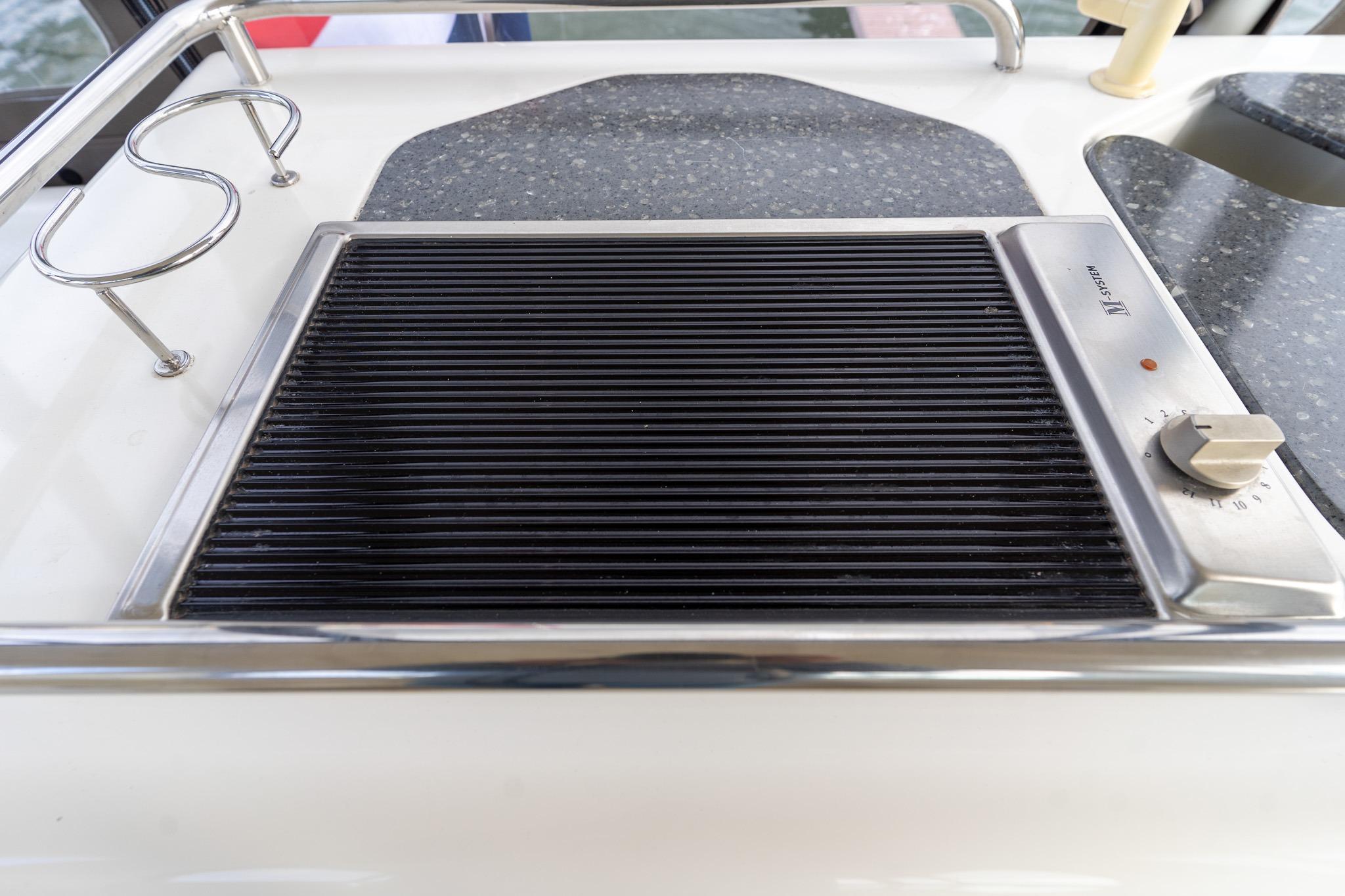 Cruisers Yachts 415 Express Motoryacht