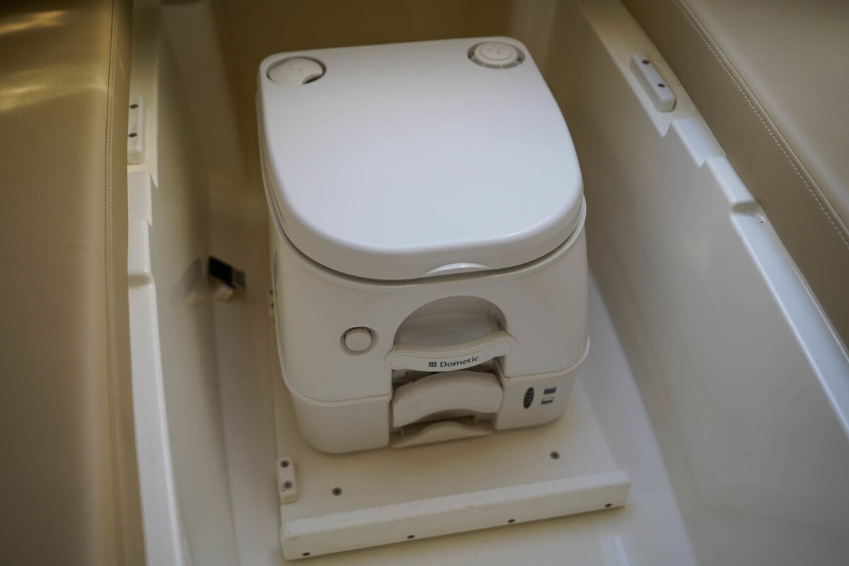 Sea Ray Sun Sport 230