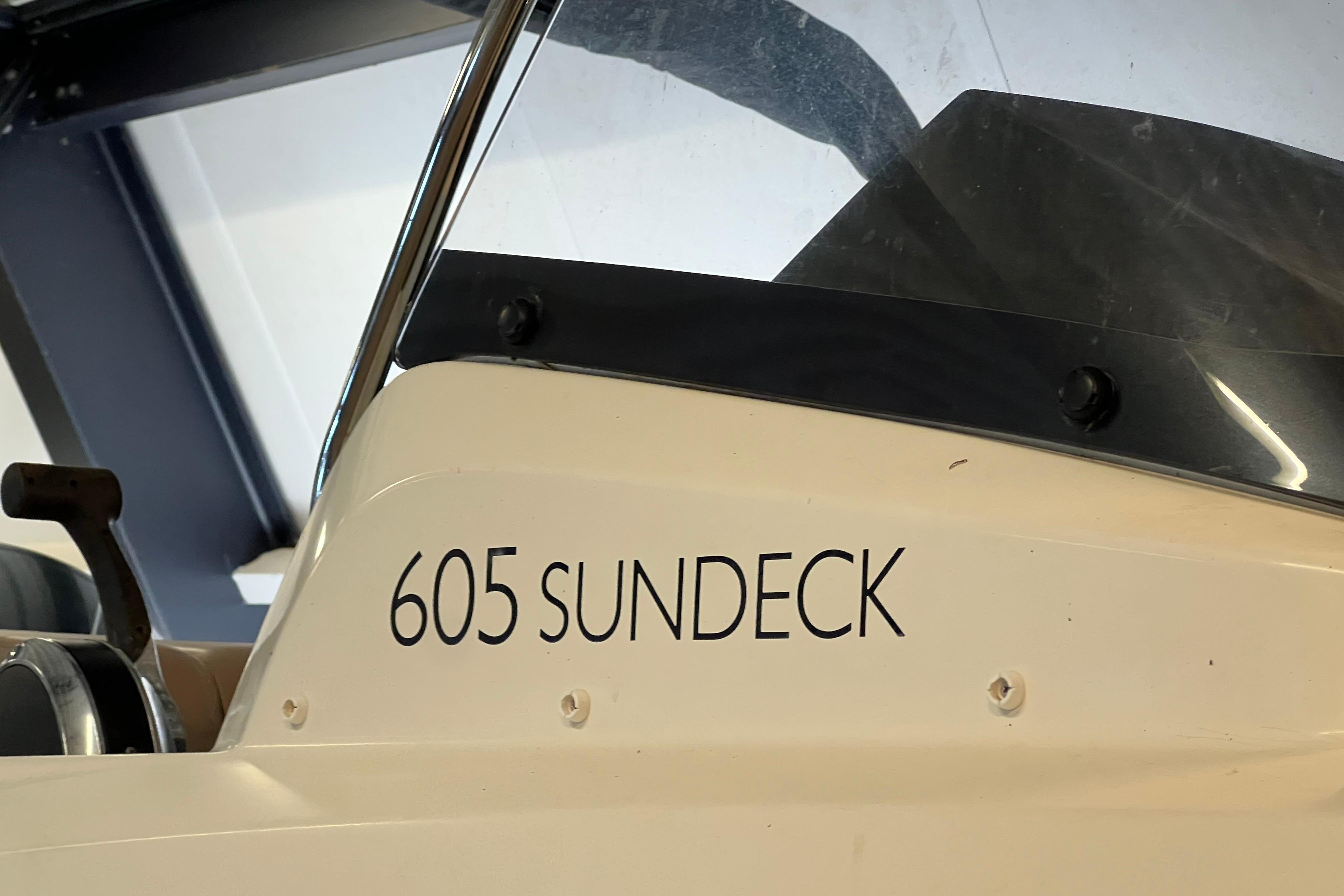 Quicksilver Activ 605 Sundeck