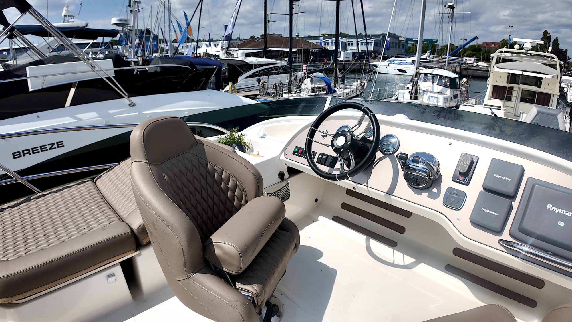 Jeanneau Prestige 42 Flybridge